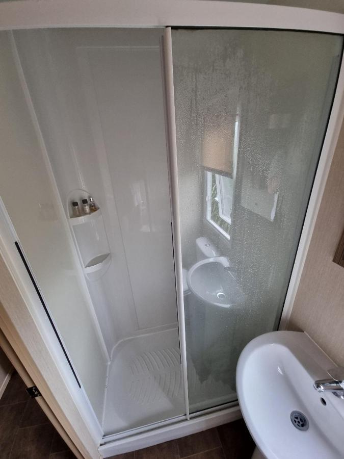 Willow-Static Caravan On Holiday Park Near Margate, Kent Hotel Birchington-on-Sea Exterior foto